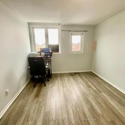 173,&nbsp;Sophia, Middlefield, Markham