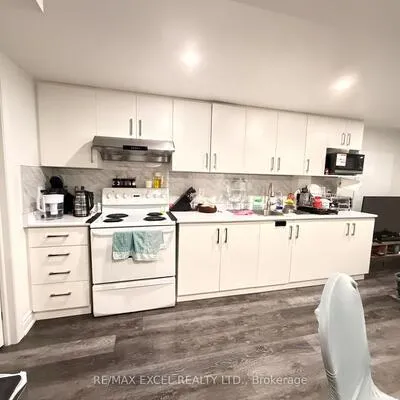 392,&nbsp;Elson, Cedarwood, Markham
