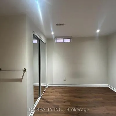36,&nbsp;Bendamere Cres, Raymerville, Markham