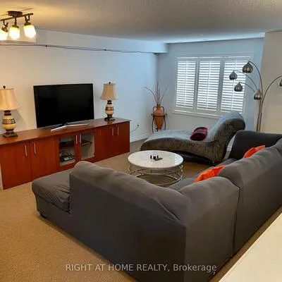 2933,&nbsp;Bur Oak, Cornell, Markham