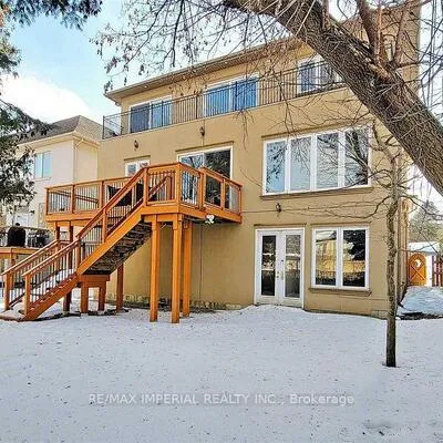82,&nbsp;Woodward, Grandview, Markham