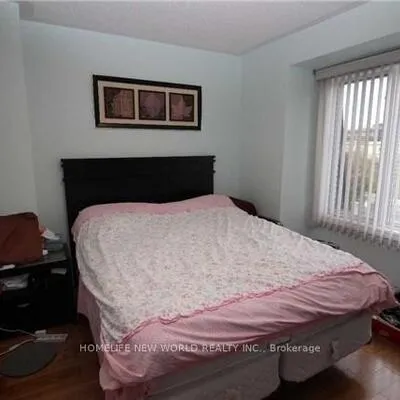 76,&nbsp;Pond, Commerce Valley, Markham