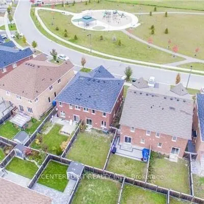 33,&nbsp;Robert Osprey, Cathedraltown, Markham