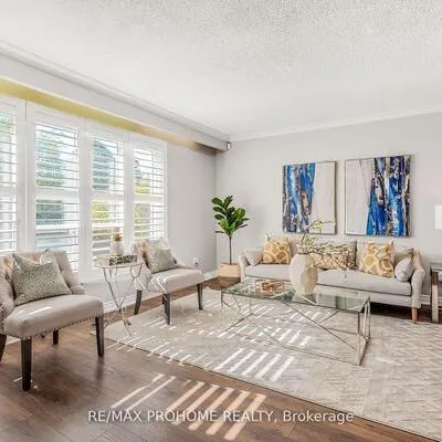 32, Sir Bedevere, Markham Village, Markham