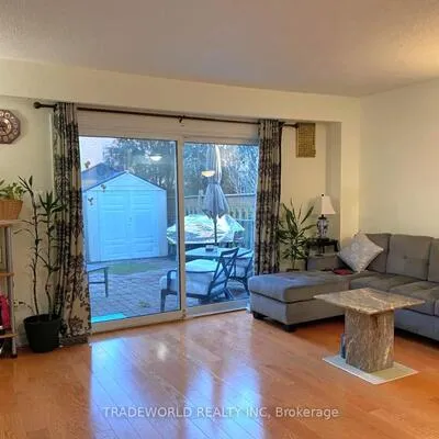 122,&nbsp;Tamarack, Aileen-Willowbrook, Markham