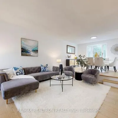 62,&nbsp;Bishop, Markham Village, Markham