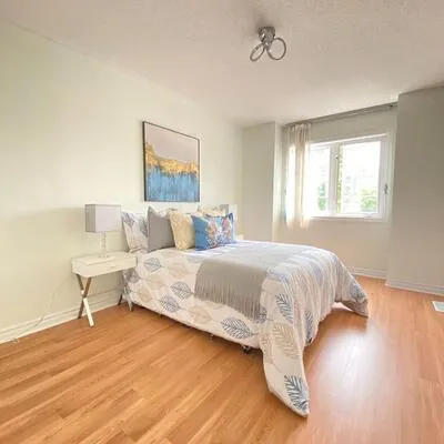 72,&nbsp;Weatherill, Berczy, Markham