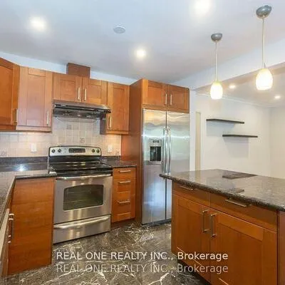 6,&nbsp;Albert, Old Markham Village, Markham