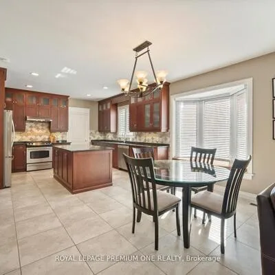 536,&nbsp;Village, Unionville, Markham