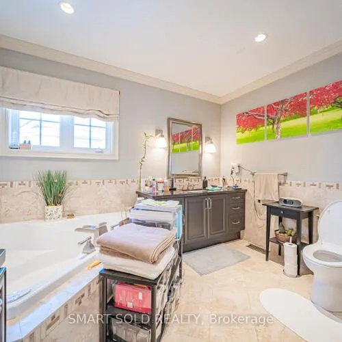 Premium freehold home for sale: 33, Earnshaw, Victoria Square, Markham