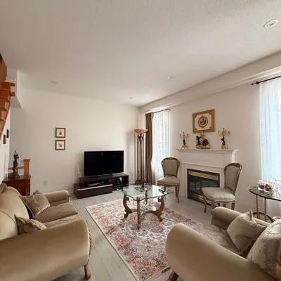 15,&nbsp;Hislop, Box Grove, Markham