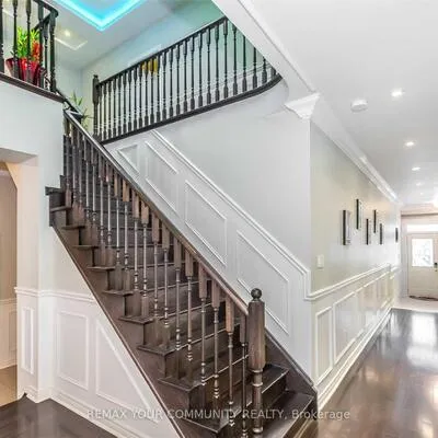 16,&nbsp;Foshan, Berczy, Markham