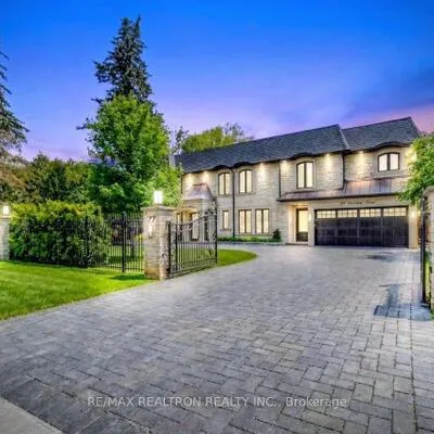27,&nbsp;Laureleaf, Bayview Glen, Markham