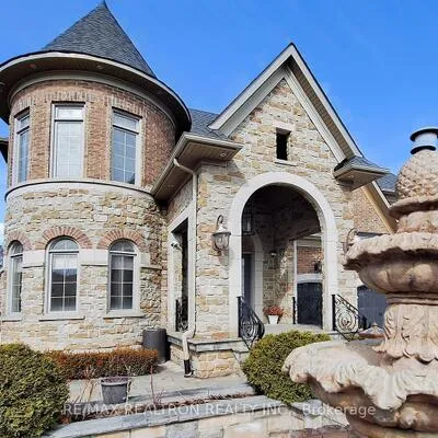 16,&nbsp;Rinas, Victoria Square, Markham