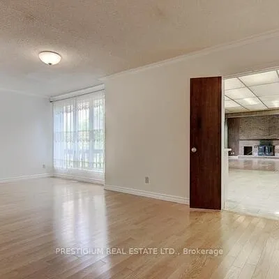 57,&nbsp;Laureleaf, Bayview Glen, Markham