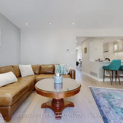 158,&nbsp;Holm, Aileen-Willowbrook, Markham