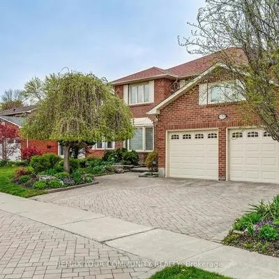 139,&nbsp;Larkin, Markham Village, Markham