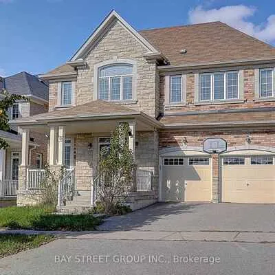 90,&nbsp;Gable, Berczy, Markham