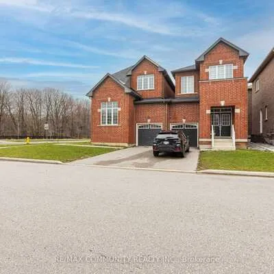 2,&nbsp;Titan, Cedarwood, Markham