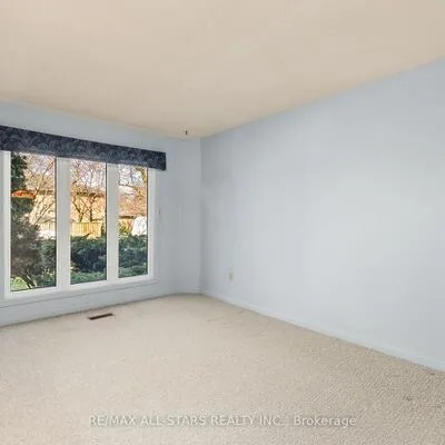 3,&nbsp;Bryant, Markham Village, Markham