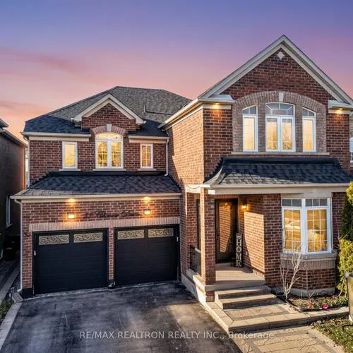 Premium freehold home for sale: 32, Chasser, Greensborough, Markham
