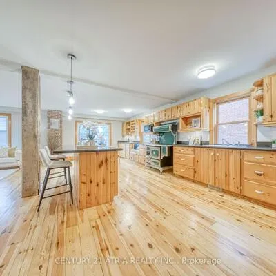 101,&nbsp;Clark, Thornhill, Markham