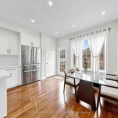 47,&nbsp;Red Brick, Cornell, Markham