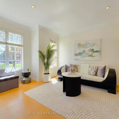 30,&nbsp;Little Angel, Village Green-South Unionville, Markham