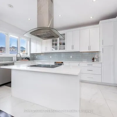 64,&nbsp;Saffron, Greensborough, Markham