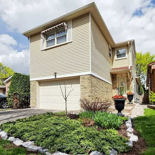 Premium freehold home for sale: 5, Madsen, Markville, Markham