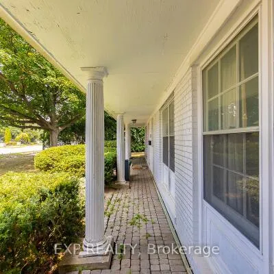 9,&nbsp;Laureleaf, Bayview Glen, Markham
