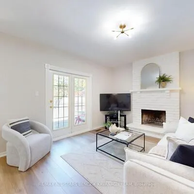 14,&nbsp;Parkinson, Markham Village, Markham