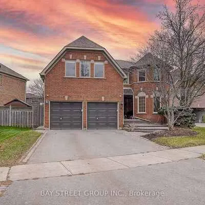 8,&nbsp;Mooreland, Markham Village, Markham