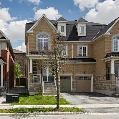 43,&nbsp;Living, Victoria Square, Markham