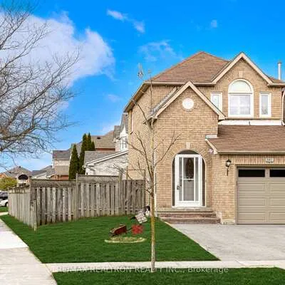 141,&nbsp;Laird, Middlefield, Markham