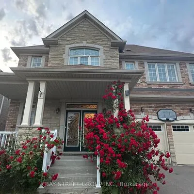 90,&nbsp;Gable, Berczy, Markham