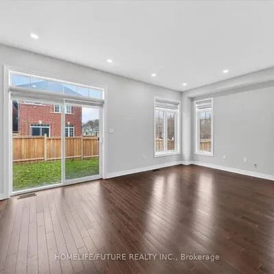 1,&nbsp;Reddington, Cedarwood, Markham