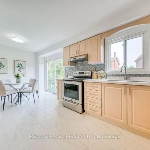 Premium freehold home for sale: 25, Barrington, Milliken Mills West, Markham