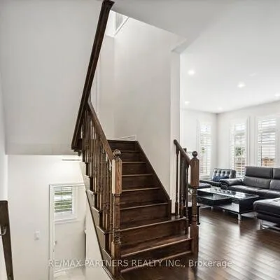 2,&nbsp;Portia, Cornell, Markham
