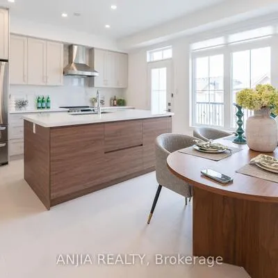 221,&nbsp;Dundas, Greensborough, Markham