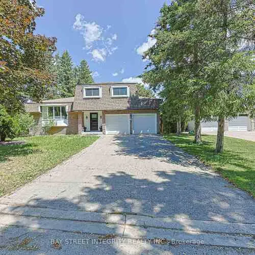 Premium freehold home for sale: 81, Dawn Hill, Bayview Fairway-Bayview Country Club Estates, Markham