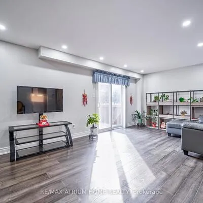 61,&nbsp;Trothen, Markham Village, Markham
