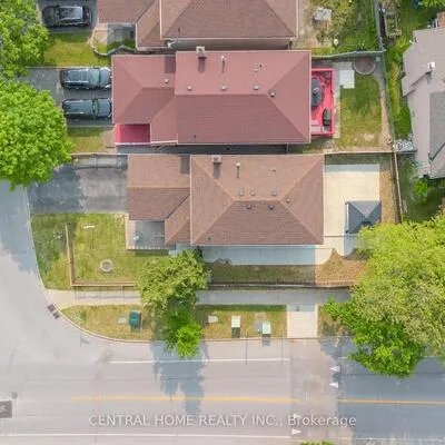 2,&nbsp;Noel, Markham Village, Markham