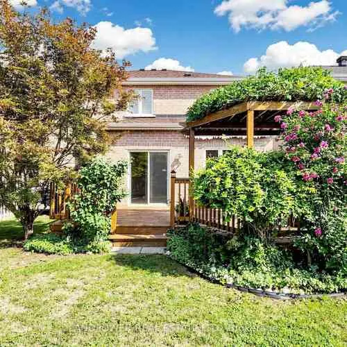 Premium freehold home for sale: 193, Helen, Village Green-South Unionville, Markham
