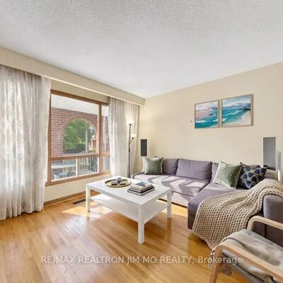 211,&nbsp;Risebrough, Milliken Mills West, Markham