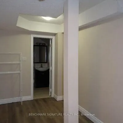 315,&nbsp;Elson, Cedarwood, Markham