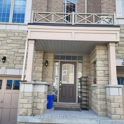 32,&nbsp;Andress, Cedarwood, Markham