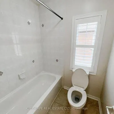 116,&nbsp;Emery Hill, Berczy, Markham