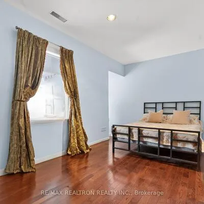 17,&nbsp;Old English, Bayview Glen, Markham