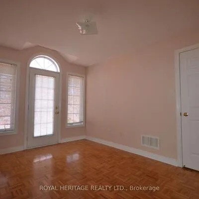 15,&nbsp;Boxhill, Milliken Mills East, Markham